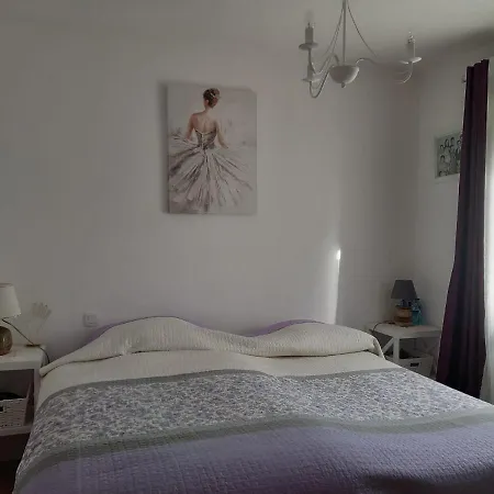 Jolie Maison Chaleureuse Nyaraló